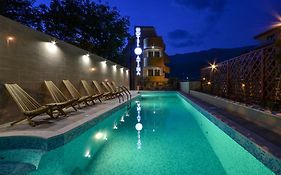 Hotel Atina By Entopya
